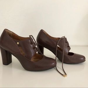 Clarks Indigo brown leather booties